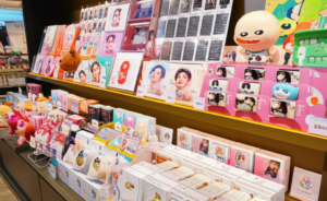 2026 한류IP 활용 상품 기획개발 지원사업 총정리 – K-콘텐츠 IP로 굿즈·패션·뷰티 상품 만들고 팝업스토어까지 지원 (마감 3/24)